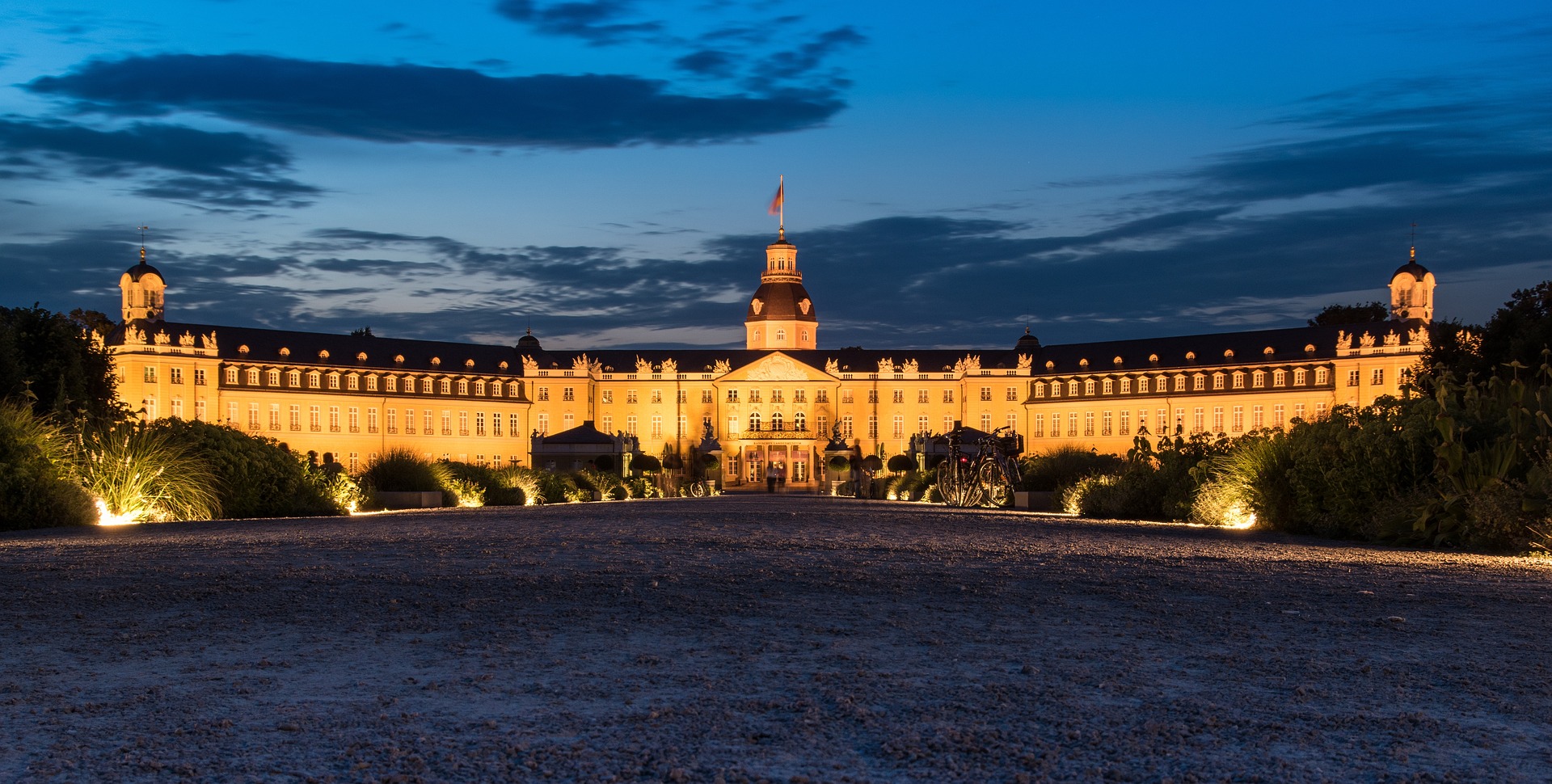 karlsruhe schloss innenstadt historisches gebäude